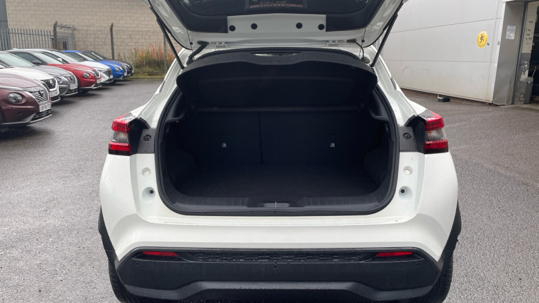 Nissan Juke 1.0 DiG-T 114 N-Connecta 5dr Petrol Hatchback